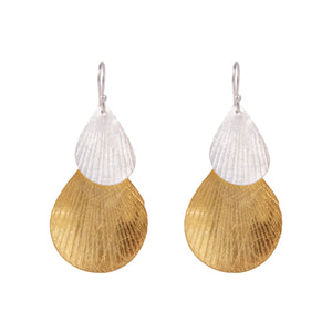 Open image in slideshow, Sterling Silver Shell Earring
